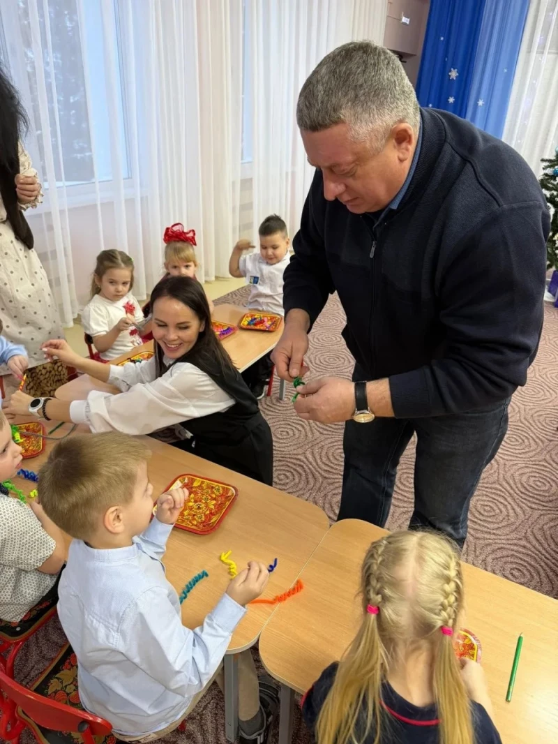 В рамках проекта "Время мечтать" во всех детских садах Ачинского района прошли новогодние мероприятия