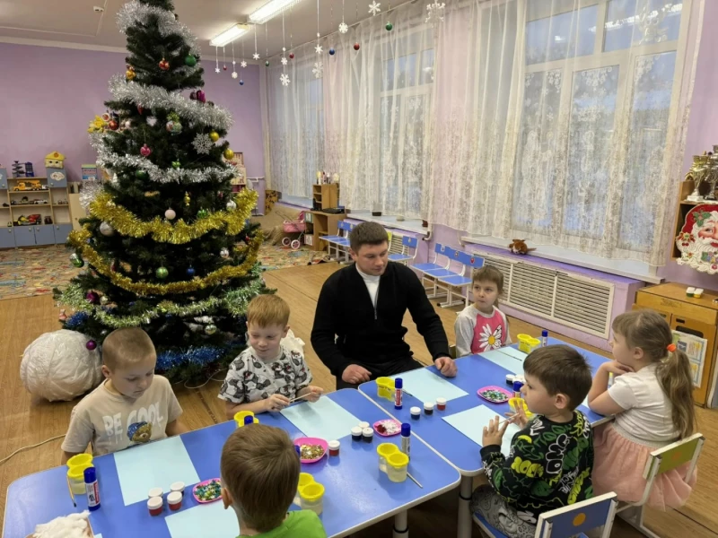В рамках проекта "Время мечтать" во всех детских садах Ачинского района прошли новогодние мероприятия