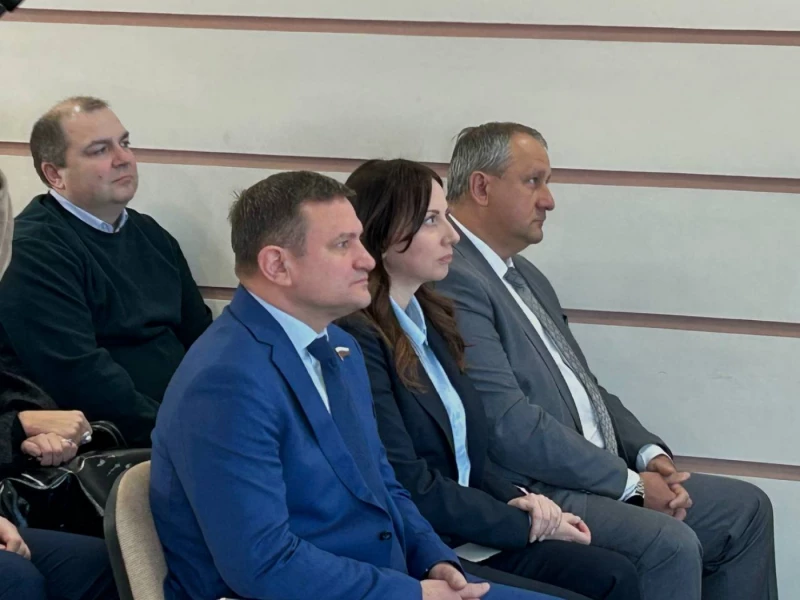 Депутаты округа совместно с депутатом Государственной думы приняли участие в подписании Соглашения о социально-экономическом сотрудничестве между муниципалитетом и Ачинским глинозёмным комбинатом компании РУСАЛ