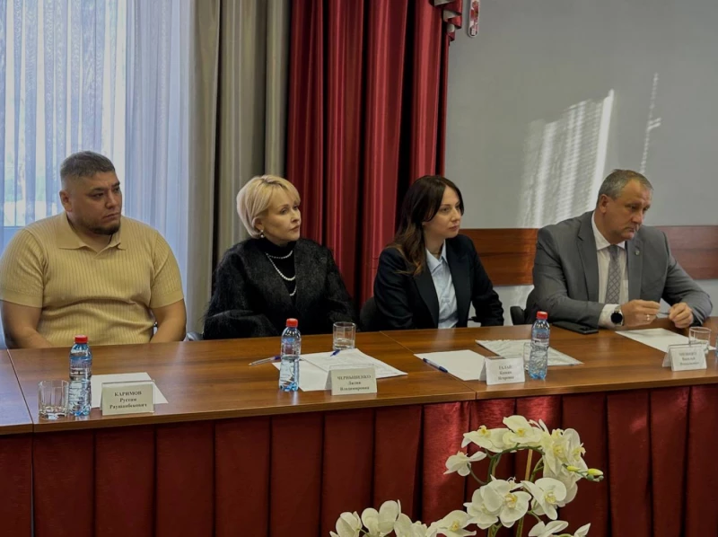 Депутаты округа совместно с депутатом Государственной думы приняли участие в подписании Соглашения о социально-экономическом сотрудничестве между муниципалитетом и Ачинским глинозёмным комбинатом компании РУСАЛ